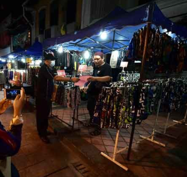 Peniaga Pasar Malam Wajib Berhenti Semasa Maghrib Mulai 15 September